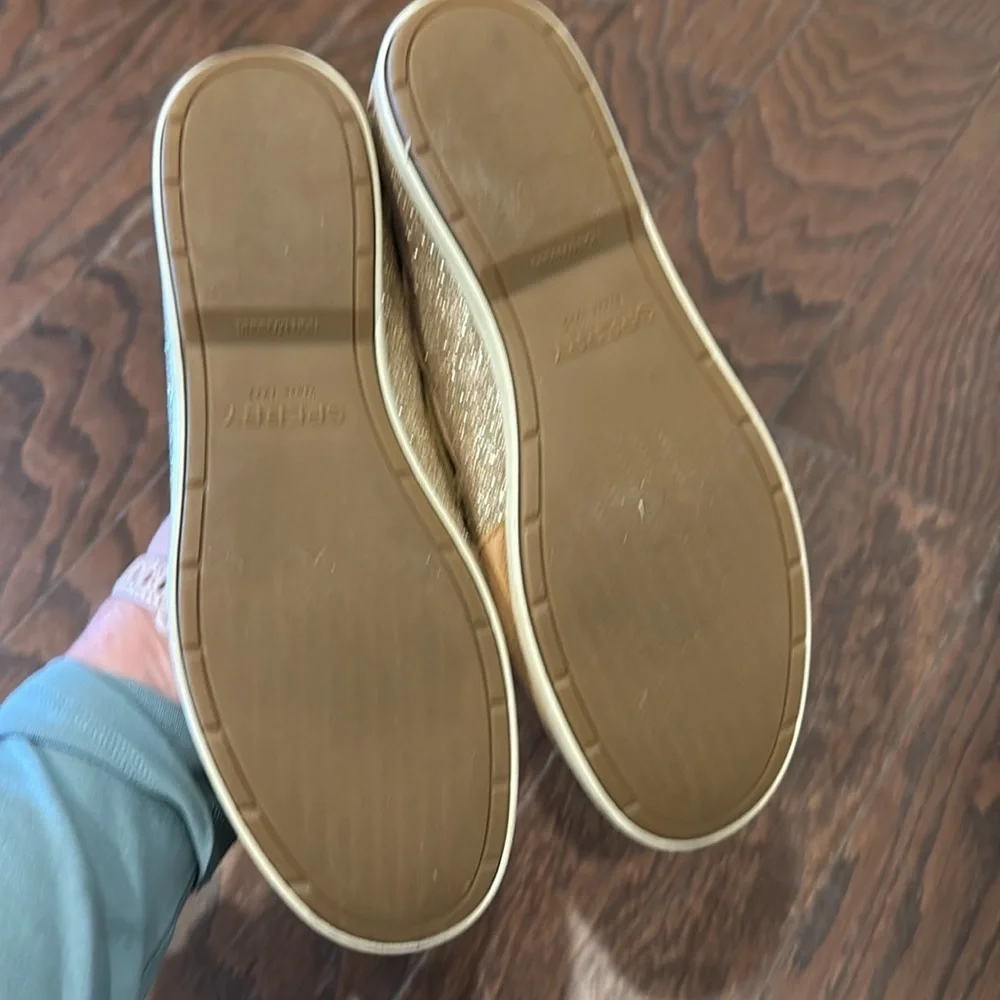 Sperry’s gold glitter top sliders, size 8.5